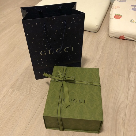 Gucci Box with Bag SOLD - Picture 1 of 8
